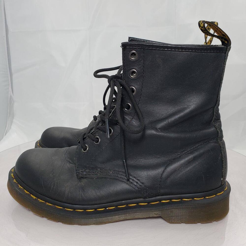 Dr Martens 11821 Combat Ankle Boots Women 9 Black Leather Yellow Stitch AirWair